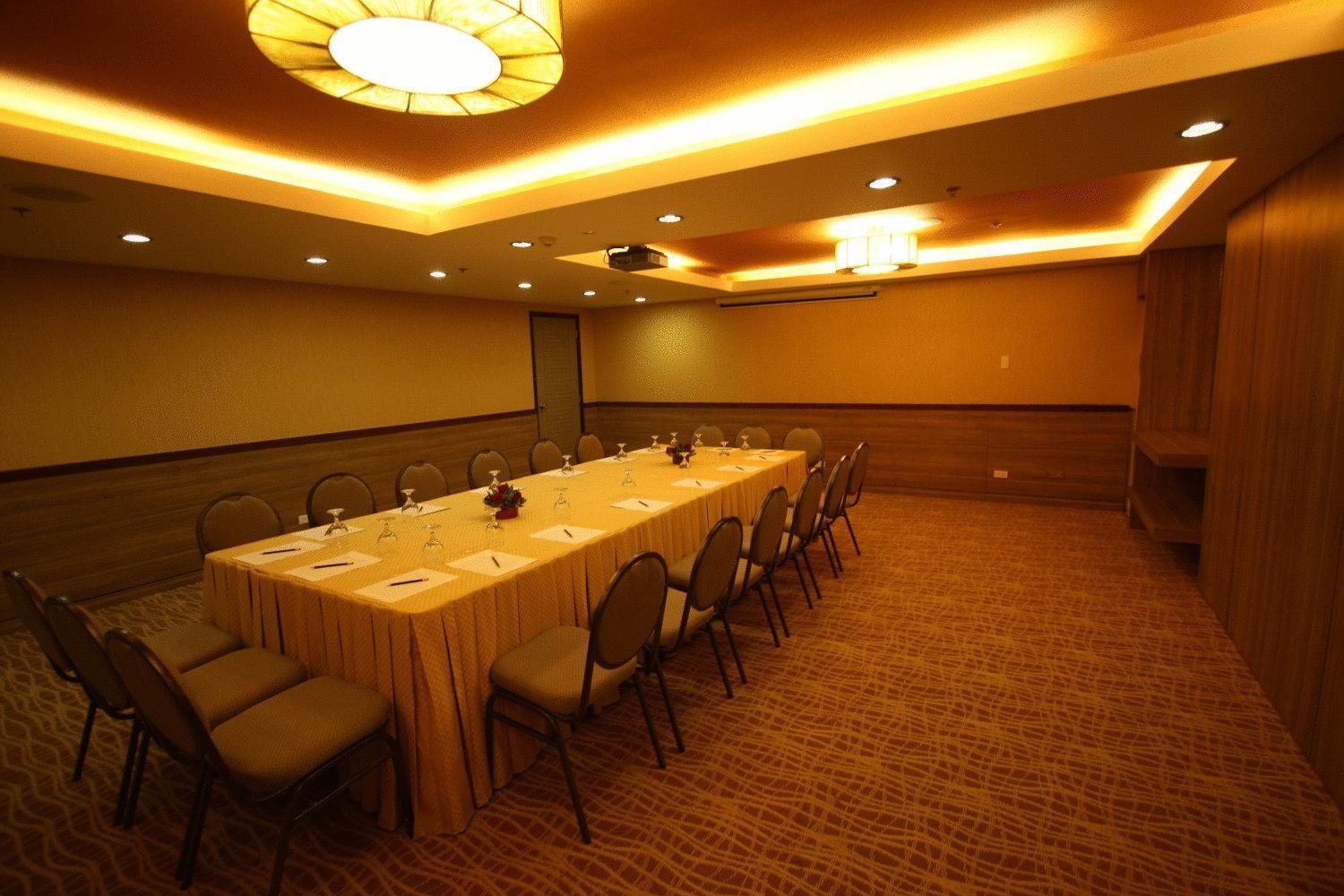 טגאיטאי One Tagaytay Place Hotel Suites Official Account מראה חיצוני תמונה