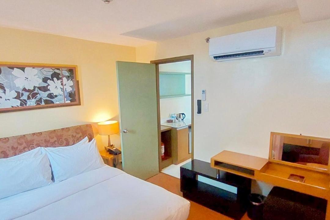 טגאיטאי One Tagaytay Place Hotel Suites Official Account מראה חיצוני תמונה
